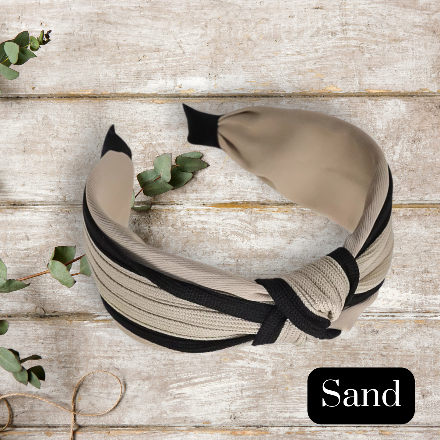 Vintage minimalist headband
Twist knot headband
Classic fabric headband
Elegant neutral headband
Chic retro-style headband
Stylish women’s hair accessory